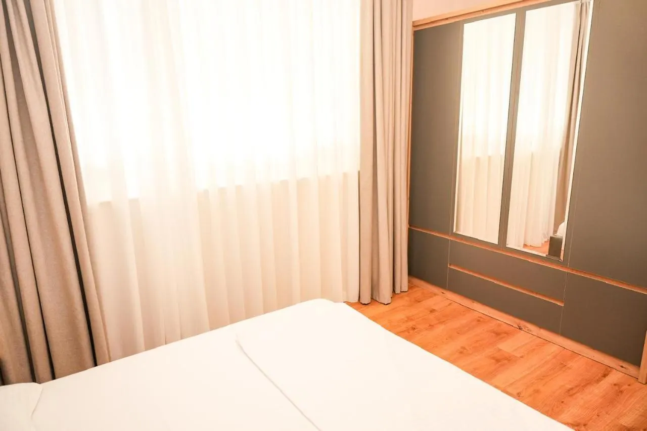 Bougainvilla Apartments 티라나